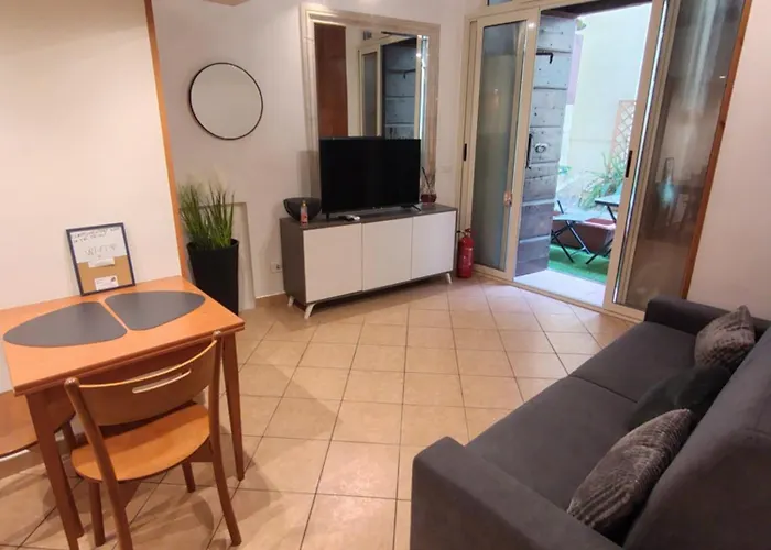 Apartment Loft Degli Specchi In The Heart Of Rom