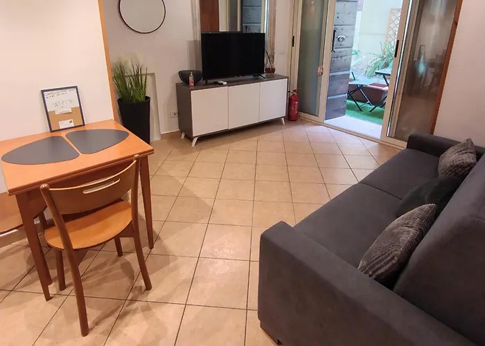Apartment Loft Degli Specchi In The Heart Of