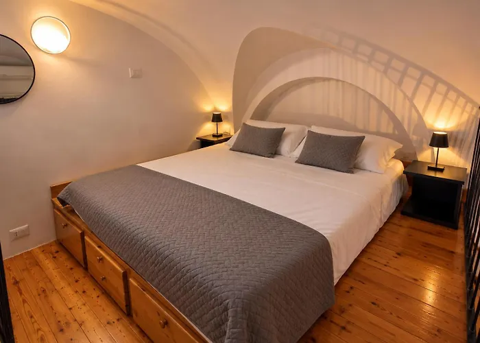 Loft Degli Specchi Historic Center Of Apartman